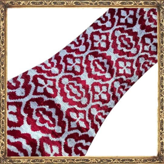 Velours Ikat Rouge Ornemental