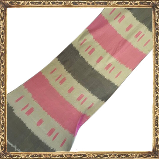 Weicher Gestreifter Seiden Ikat