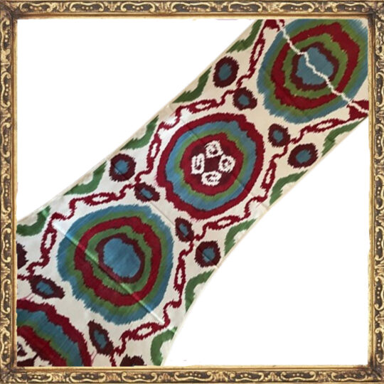 Tela ikat con motivos circulares