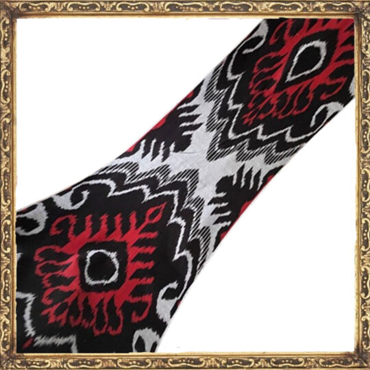 Tissu Ikat Motif Rouge Noir