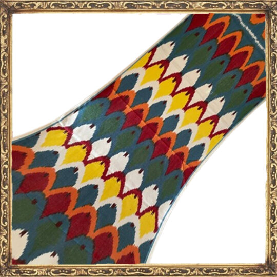 Tissu ikat à écailles