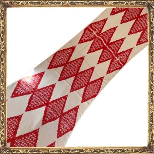 Tissu ikat à losanges