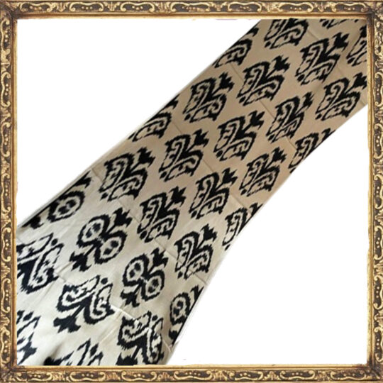 Tissu ikat à petits motifs