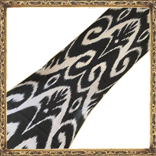 Schwarzer Wirbel Ikat