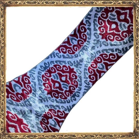 Terciopelo Ikat Rojo Gris y Azul Claro